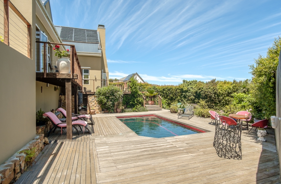 6 Bedroom Property for Sale in Belvedere Western Cape